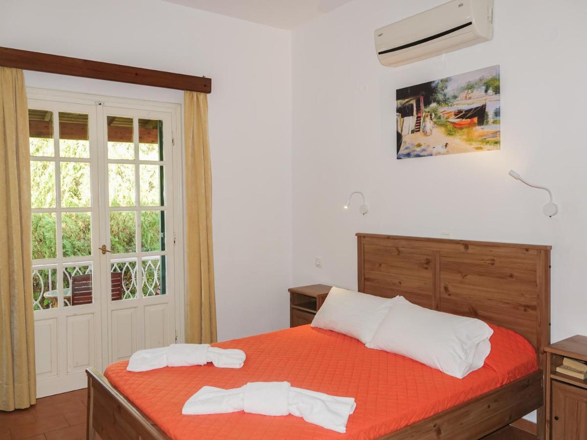Villa Leda Karousades  Екстер'єр фото